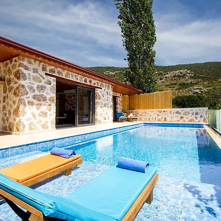 Otantik Villa *